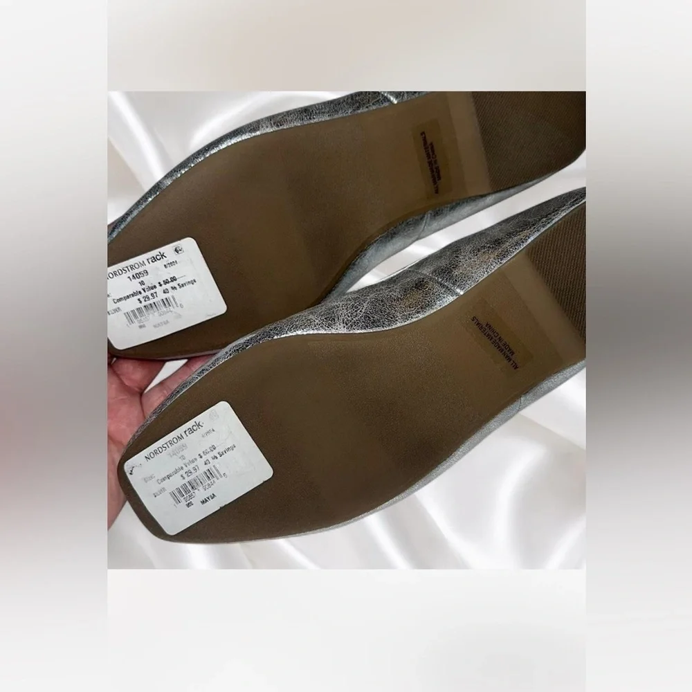 Ballet flats with dainty bow and criss cross straps Metallic Silver Flats